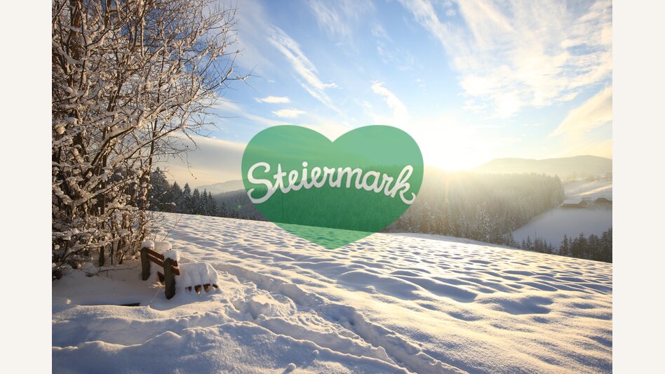 Verschneiter Rastplatz mit Aussicht in der Joglland-Waldheimat in der Oststeiermark | ©  Oststeiermark Tourismus | Harry Schiffer