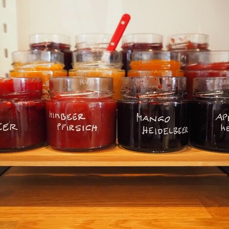 Selbstgemachte Marmelade von Kleinhofer’s Himbeernest in der Oststeiermark | © Elena Paschinger