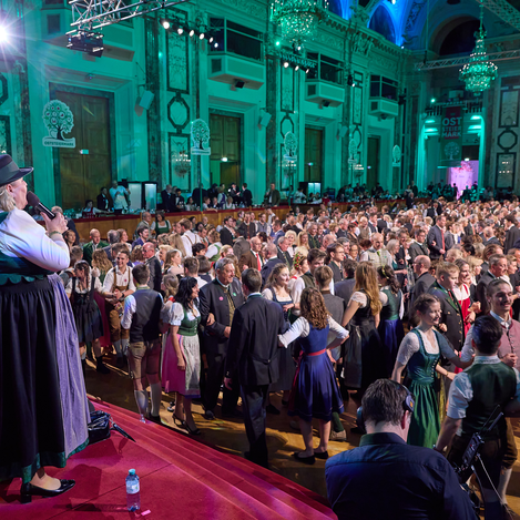 Ballsaal beim Steirerball in Wien | Schedl