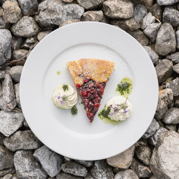 Preintalerhütte | Preiselbeertarte | Melissenrahm | Martin Huber | © Martin Huber