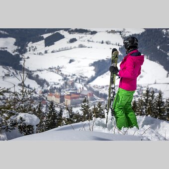 Skifahren - Blick auf St. Lambrecht | © Holzwelt Murau | Tom Lamm