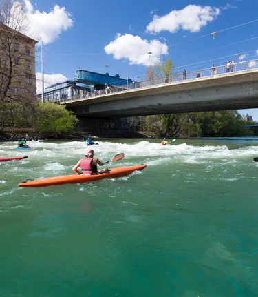 Kayaking at the Mur river | © Graz Tourismus | Harry Schiffer