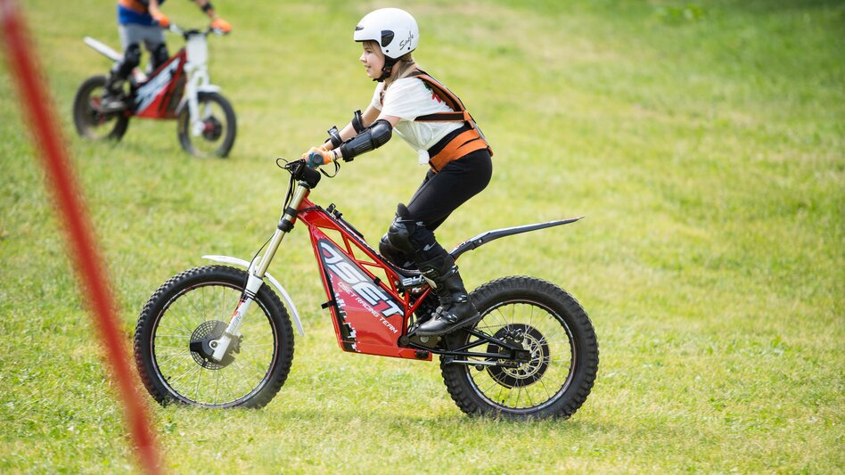 Trial fahren beim Moasterhaus | © Salzstiegl Tourismus | Dietmar Kump