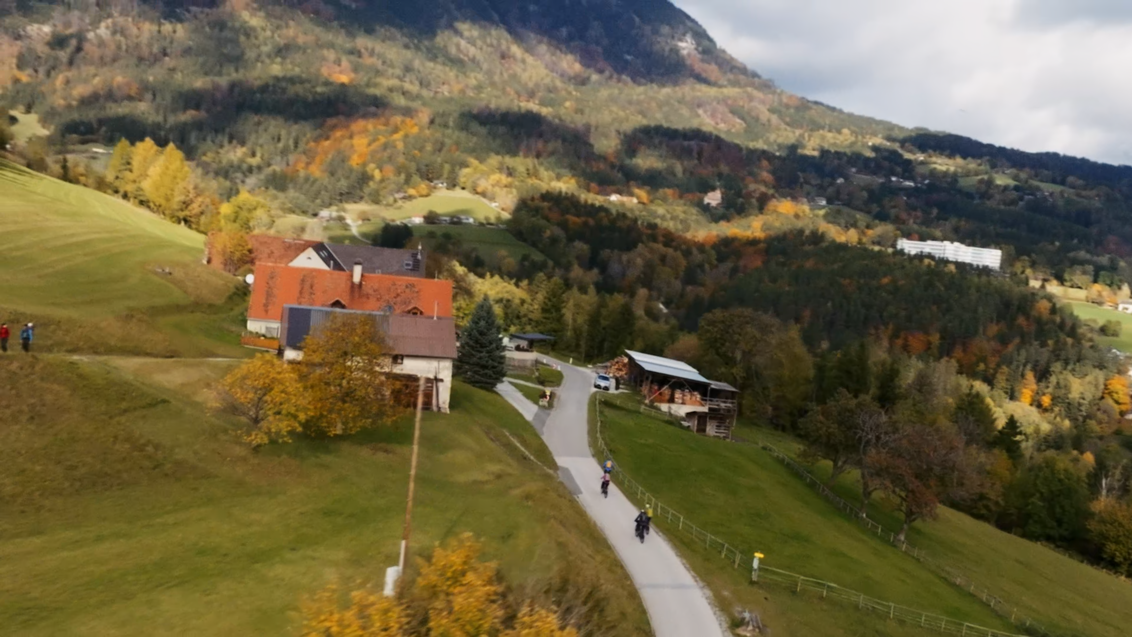 PR405A_bike-hike_Master_colored-Logos_h265_10mbit_v02.mp4