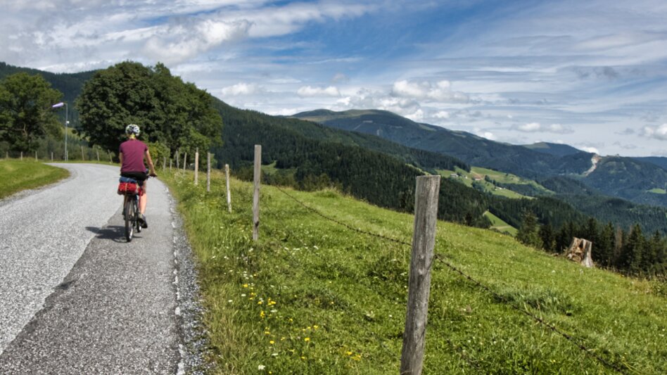 Bike & Hike, Weg zum Sattelhaus | WEGES OG