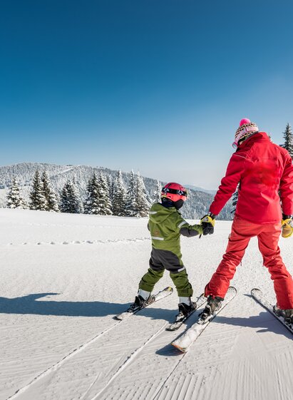 Skifahren mit Kind am Gaberl | © Lipizzanerheimat-Die Abbilderei
