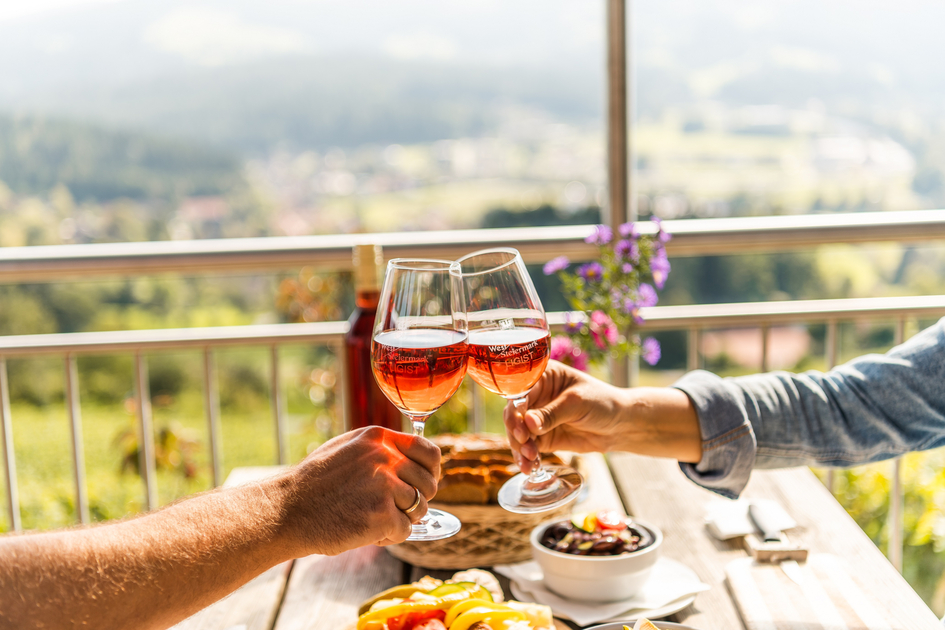 Pleasure at the Buschenschank | © Graz Region | Die Abbilderei