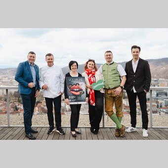 Mario Gruber (Innoprojekt), Christof Widakovich (Restaurant Schlossberg), Sylvia Loidolt (Vorsitzende Erlebnisregion Graz), Susanne Haubenhofer (Geschäftsführerin Erlebnisregion Graz), Reinhard Rois (Landhaus Rois), Thomas Brandner (Innoprojekt) | © Region Graz | www.wolfganghummer.com