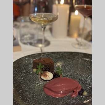 VOLLMOND IM WALD - Schokolade | Brombeere | Waldmeister | © Region Graz | Martina Löcker