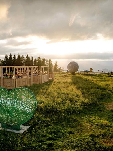 Vollmund 2024 - Untergehende Sonne am Gipfelplateau | © Region Graz | www.wolfganghummer.com