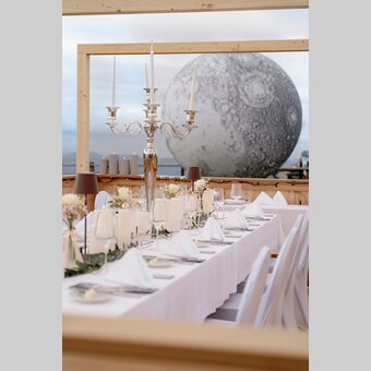 Gedeckte Tafel mit Vollmond | © Region Graz | www.wolfganghummer.com