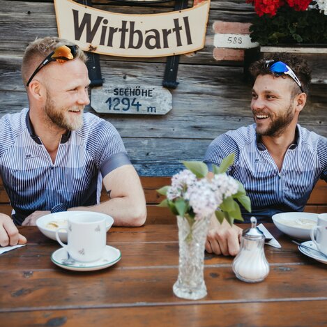 Einkehrschwung beim Wirtbartl | © TV Südsteiermark | Achromatic Photography