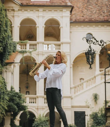 Saxophonistin im Schloss Hollenegg | © Schilcherland Steiermark Fotograf Lupi Spuma_Med. | Lupi Spuma