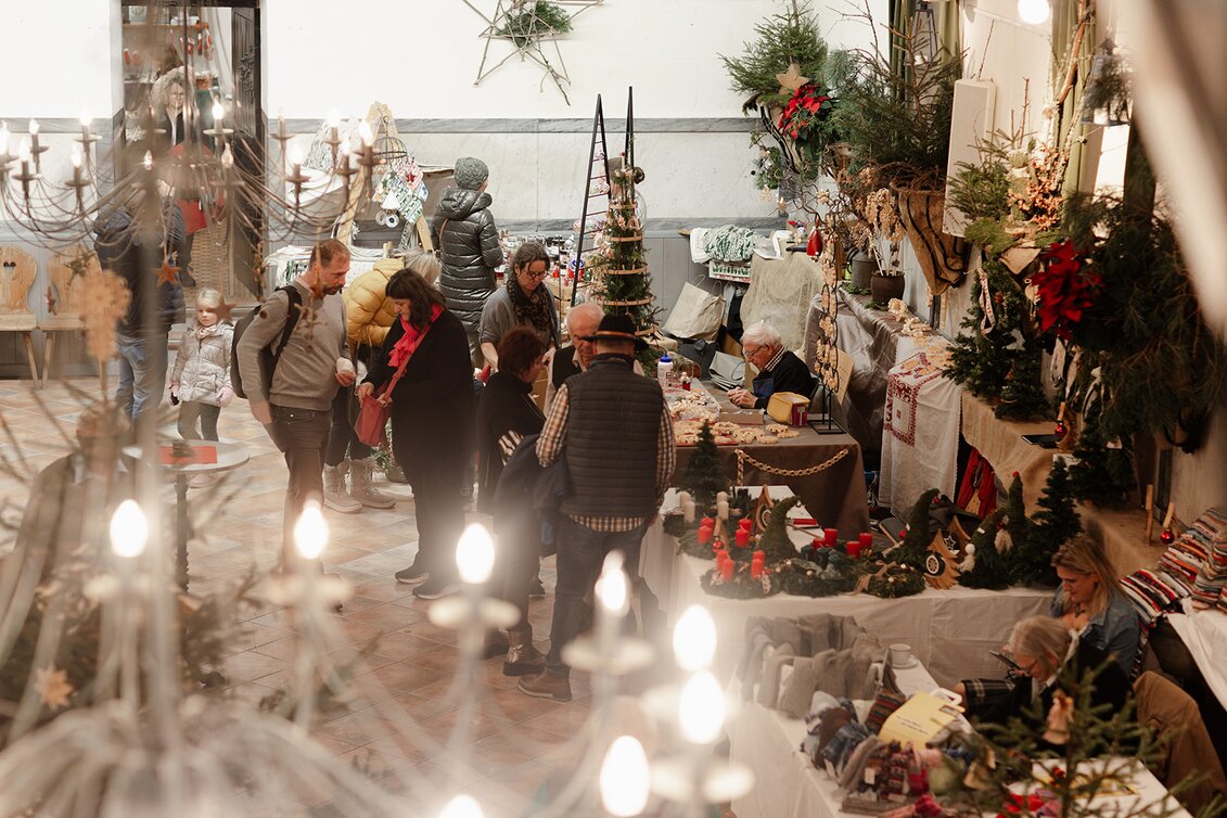 Weihnachtsmarkt im Rossstall | © Südsteiermark | AchromaticPhotography