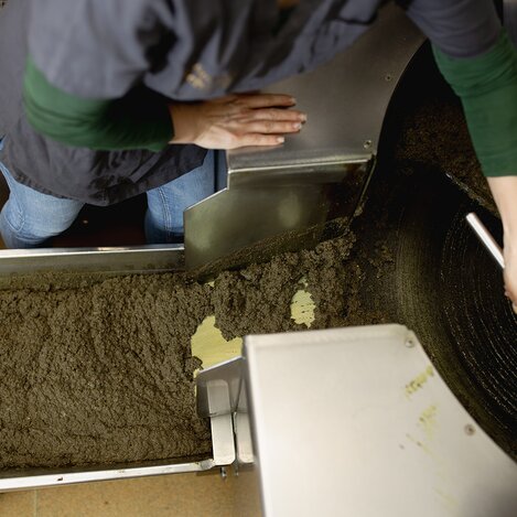 Herstellung von Kürbiskernöl | © Südsteiermark | Achromatic Photograhy