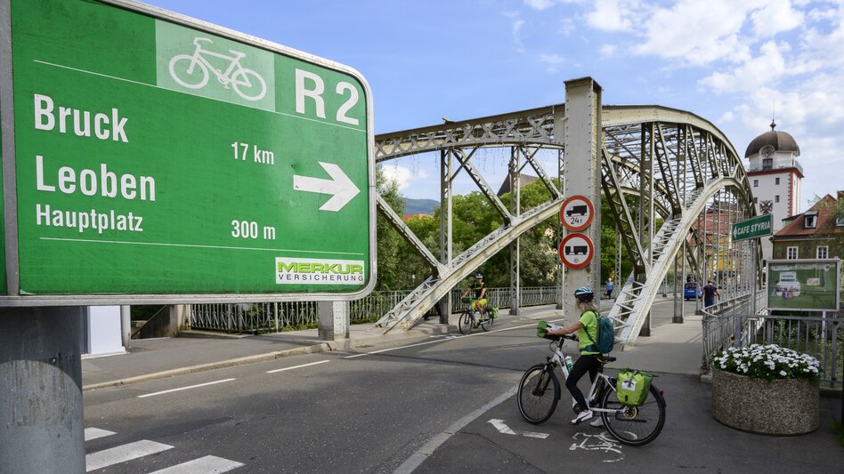 am Murradweg/R2: in Leoben | © Steiermark Tourismus / pixelmaker.at | Robert Sommerauer