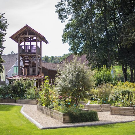 Kräutermensch - Turm | © Erlebnisregioin Murtal | /Press/MediaCopyright-autocreated/anita-fössl-tv-murtal-autocreated-1656547216-1687440