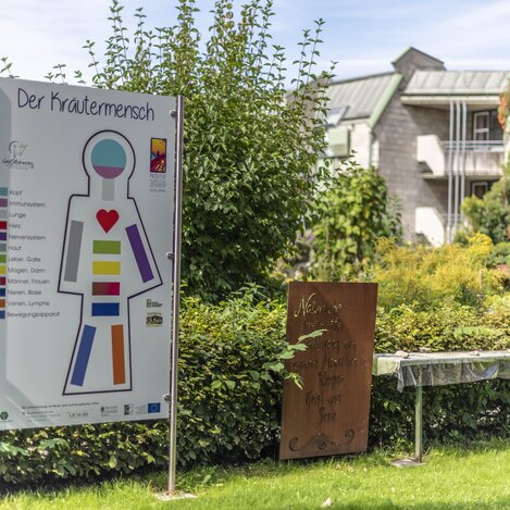Kräutermensch - Infotafel | © Erlebnisregion Murtal; Helmut Strasser | Fössl Anita