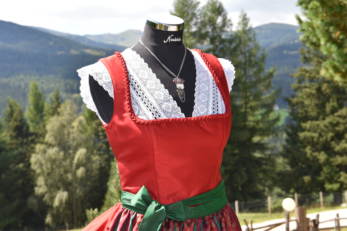 Zirbenlanddirndl | © Erlebnisregion Murtal |  Erlebnisregion Murtal
