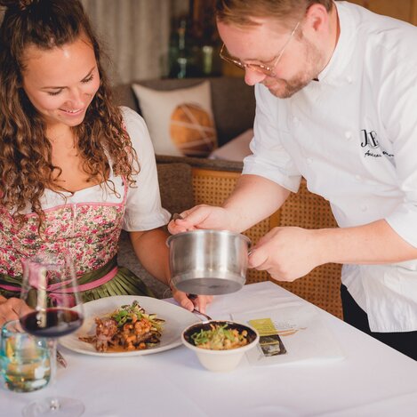 Steirische Köstlichkeiten beim Krainer | © TV Hochsteiermark | nicoleseiser.at