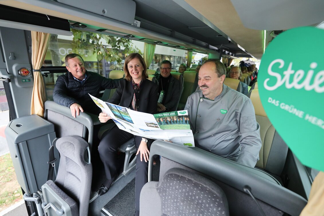 Landesrätin Barbara Eibinger-Miedl, Kulinarium Steiermark-Botschafter Johann Lafer und Erich Neuhold, GF Steiermark Tourismus | © Steiermark Tourismus | Bernhard Loder | © Steiermark Tourismus
