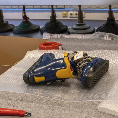 Ausstellungsstücke werden sorgfältig verpackt | © Wintersportmuseum Mürzzuschlag | Hannes Nothnagl | © Wintersportmuseum Mürzzuschlag
