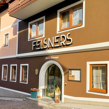 Check-in im Hotel Felsners in Haus im Ennstal | Friedinger | © Busreisen Steiermark