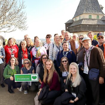 Fröhliche Gesichter am Grazer Schlossberg | Friedinger | © Busreisen Steiermark