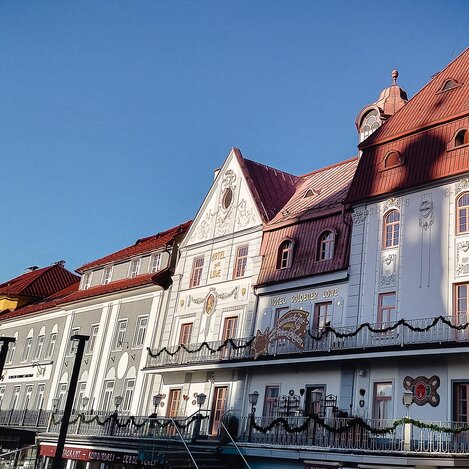 Die Lebzelterei Pirker am Hauptplatz von Mariazell | © Busreisen Steiermark | Gabriele Grandl | © Busreisen Steiermark