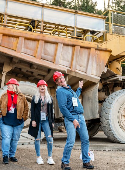 Mit dem Hauly über den Erzberg | Christoph Wurz | © Frank Reisen