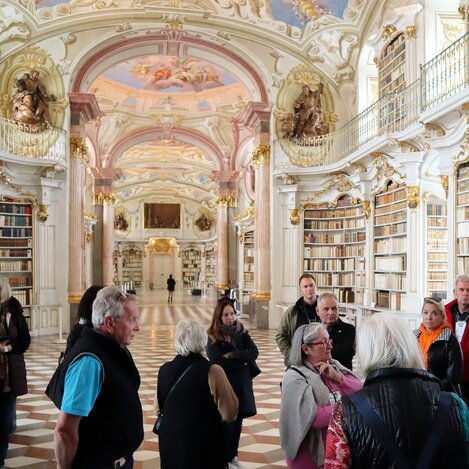 In der weltgrößten Klosterbibliothek | © Busreisen Steiermark | Barbara Friedinger | © Busreisen Steiermark