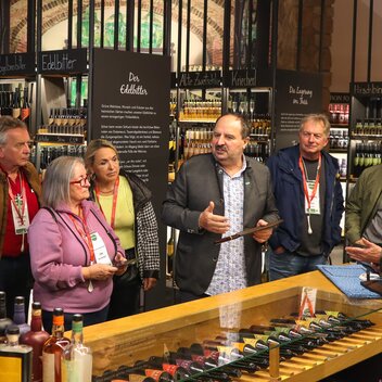 Mit Johann Lafer in der Manufaktur Gölles | Barbara Friedinger | © Busreisen Steiermark