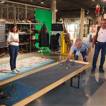 Stockschießen im WinterSportMuseum | Barbara Friedinger | © Busreisen Steiermark