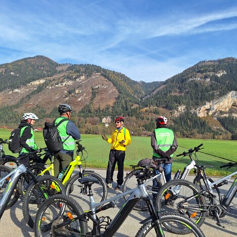 Den interessanten Ausführungen über das Murtal lauschen | © Gruppenreisen Steiermark | B. Friedinger | © Gruppenreisen Steiermark