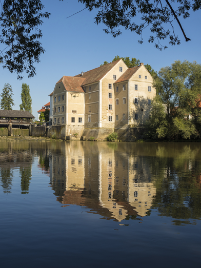Blick über die Raab zur Berghofer-Mühle | © Bernhard Bergmann