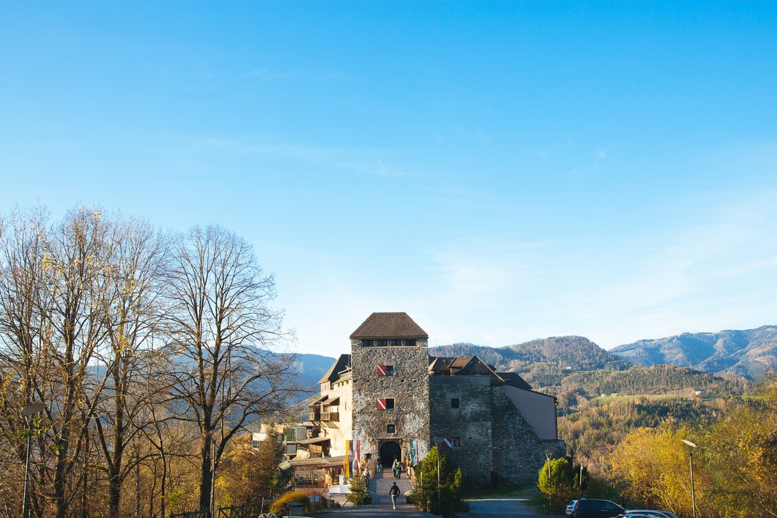 Aussenansicht und Eingangsbereich | © Burg Oberkapfenberg | Peter Matauschek | © Burg Oberkapfenberg