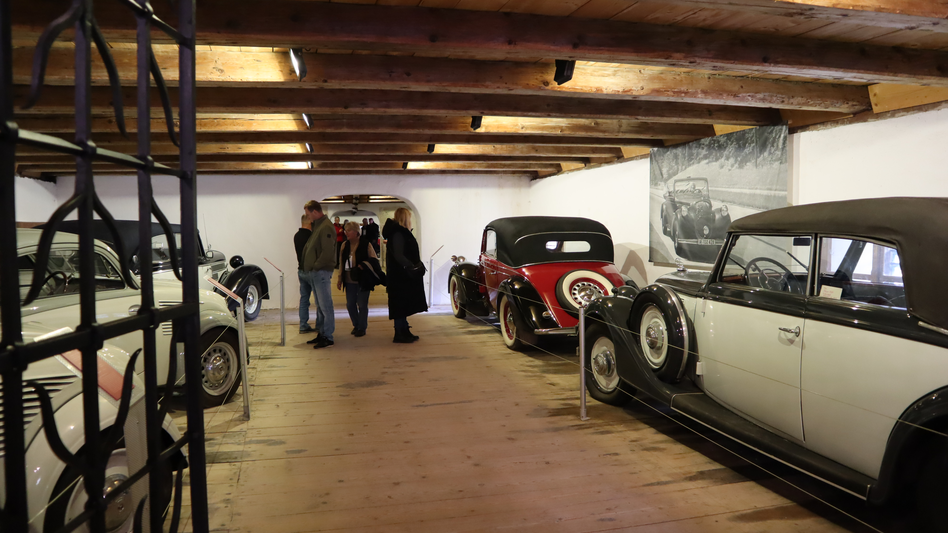 Besichtigung der Oldtimersammlung | © Busreisen Steiermark