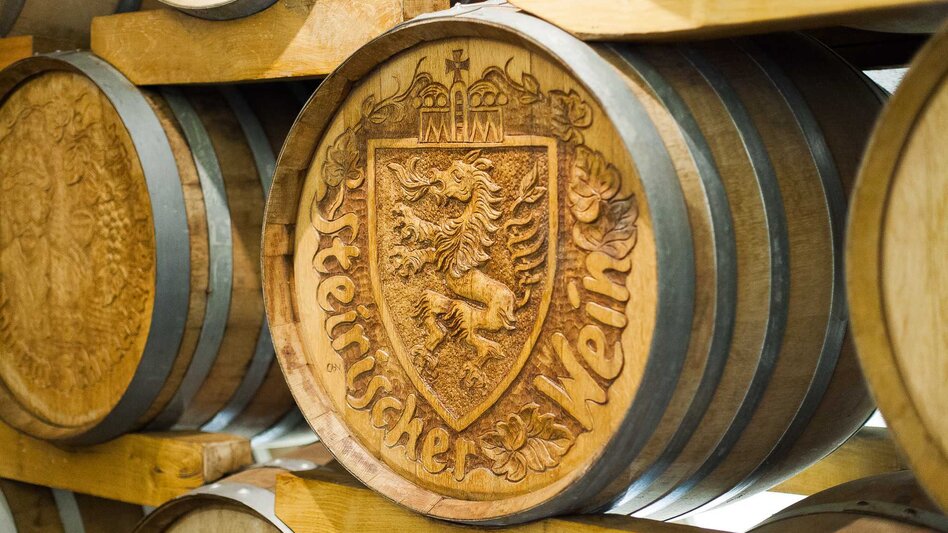 Wein in Holzfässern | © Busreisen Steiermark