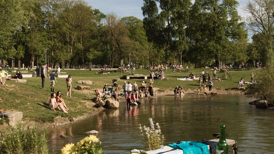 Floßanlegestelle am Stadtstrand Graz - nahe Puchsteg und Seifenfabrik | © Die Flößerei