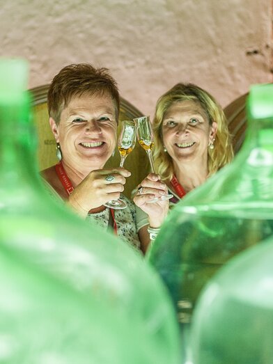 Bei der Verkostung | Alexander Rauch | © Busreisen Steiermark