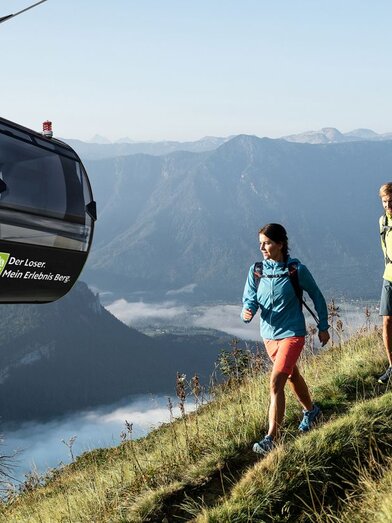 Mit der 2024 neu eröffneten Panoramabahn geht es zum Wandern auf den Loser | Porsche Design Bartholet | © Loser Bergbahnen