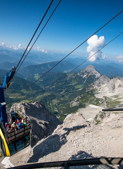 Fahrt mit der Panoramagondel auf den Dachstein Gletscher | Rene Strasser | © Planai-Hochwurzen-Bahnen