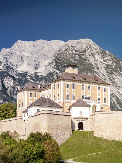 Schloss Trautenfels mit Grimming | Christoph Huber | © UMJ