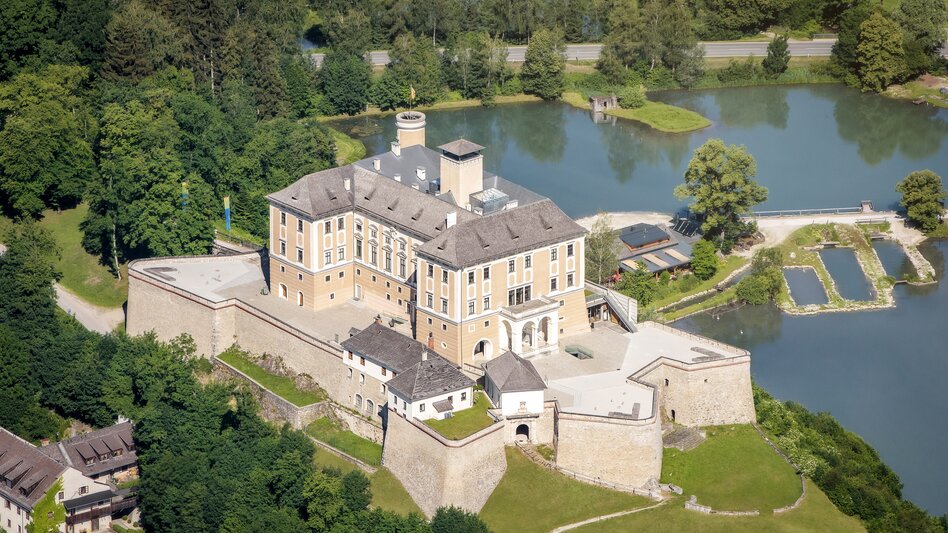 Das Baujuwel am Fuße des Grimmings | © UMJ - Schloss Trautenfels