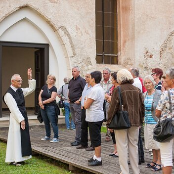 Rundgang durch die Klosteranlage | Alexander Rauch | © Busreisen Steiermark