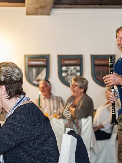 Musikalische Umrahmung beim Essen.  | Alexander Rauch