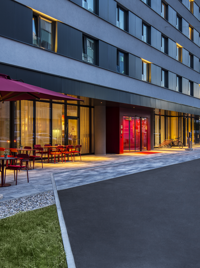 Aussenansicht | Hugo Model | © IntercityHotel Graz