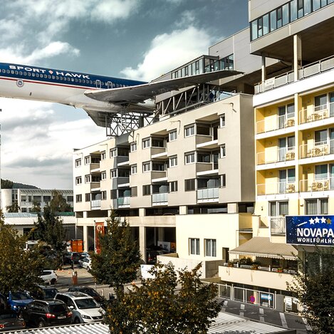 Flugzeug auf dem Hoteldach | © NOVAPARK Flugzeughotel  | © NOVAPARK Flugzeughotel 