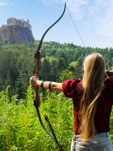 Bogenschießen bei der Riegersburg | © Naturbursch Training Fürstenfeld