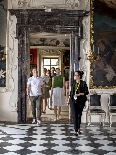 Führung im Spiegelsaal in Schloss Eggenberg, Graz. Unesco Weltkulturerbe | © Steiermark Tourismus / ikarus.cc | Tom Lamm